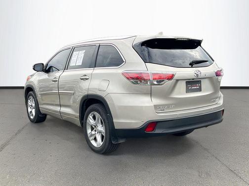 Creme Brulee 2014 Toyota Highlander Limited