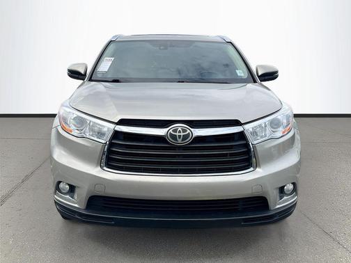 Creme Brulee 2014 Toyota Highlander Limited