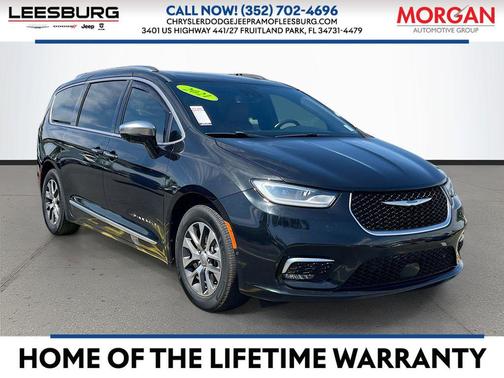 Brilliant Black Crystal Pearlcoat 2021 Chrysler Pacifica L