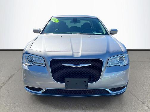 2018 Chrysler 300 Touring