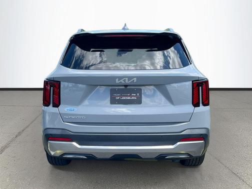 Wolf Gray 2024 Kia Sorento SX