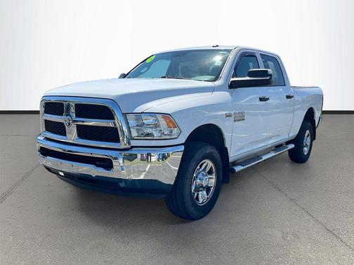 2017 RAM 2500 Tradesman Crew Cab 4x4 6'4' Box