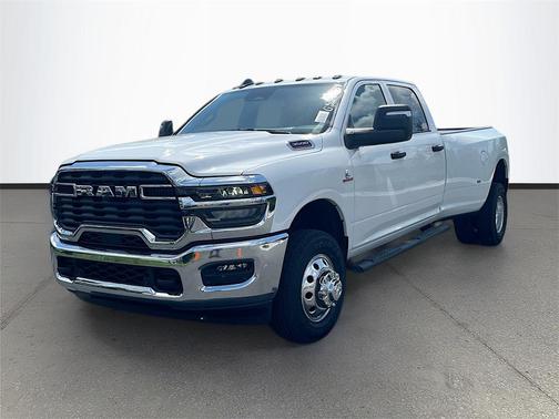 2025 RAM 3500 Tradesman Crew Cab 4x4 8' Box