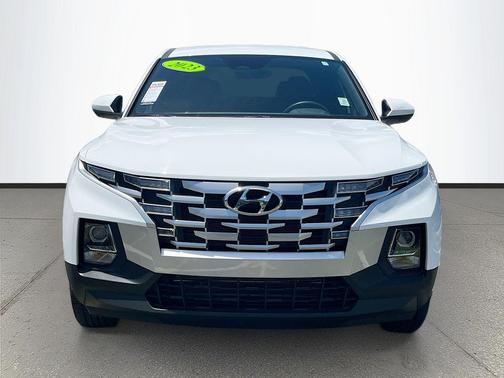 Atlas White 2023 Hyundai SANTA CRUZ SE