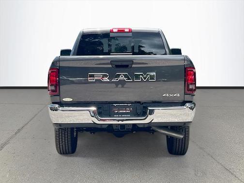 2025 RAM 2500 Tradesman Crew Cab 4x4 6'4' Box