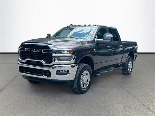 2025 RAM 2500 Tradesman Crew Cab 4x4 6'4' Box