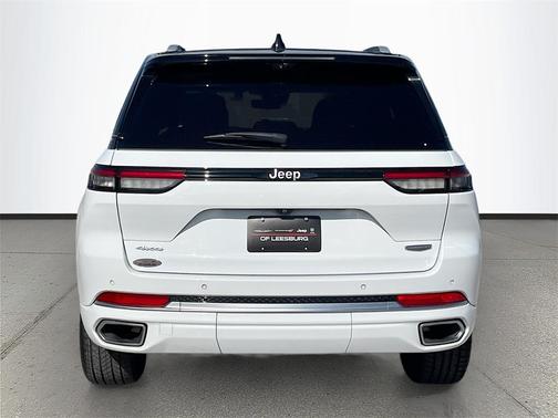 2022 Jeep Grand Cherokee Summit