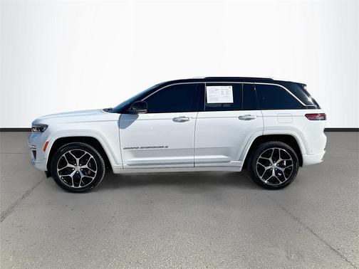 2022 Jeep Grand Cherokee Summit