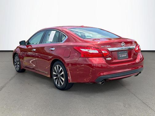 Cayenne Red 2016 Nissan Altima 2.5 SV