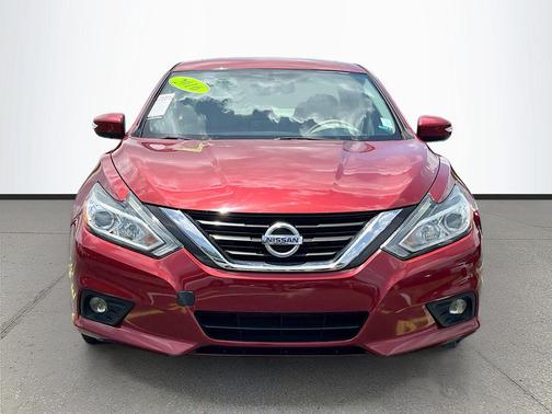 Cayenne Red 2016 Nissan Altima 2.5 SV