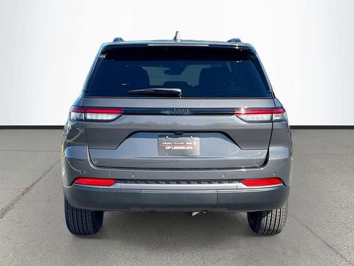 2026 Jeep Grand Cherokee Altitude