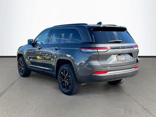 2026 Jeep Grand Cherokee Altitude