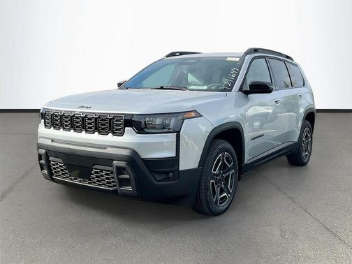 Silver Zynith Clearcoat 2026 Jeep Cherokee Laredo
