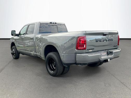 Ceramic Gray Clearcoat 2026 RAM 3500 Laramie Crew Cab 4x4 8' Box