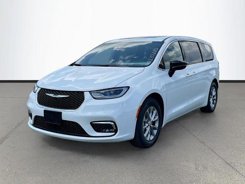 Bright White Clearcoat 2026 Chrysler Pacifica Limited