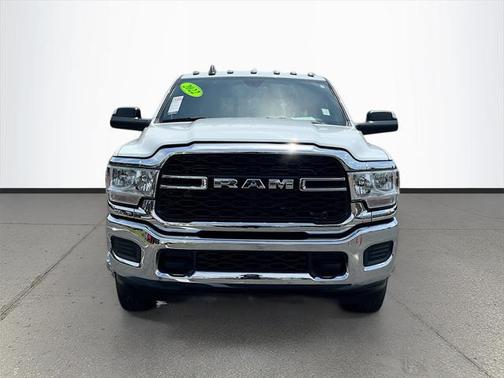 2022 RAM 3500 Tradesman Crew Cab 4x4 8' Box