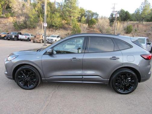 2024 Ford Escape ST-LINE ELITE