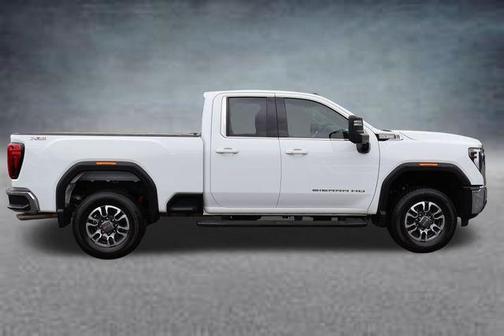 Summit White 2025 GMC Sierra 2500 SLE