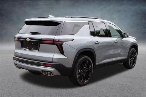 Sterling Gray Metallic 2026 Chevrolet Traverse LT