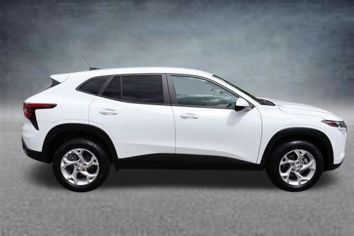 Summit White 2025 Chevrolet Trax LS