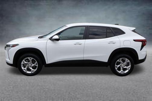 Summit White 2025 Chevrolet Trax LS