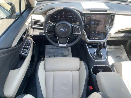 Crystal White Pearl 2025 Subaru Outback Limited