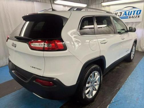 2017 Jeep Cherokee Sport