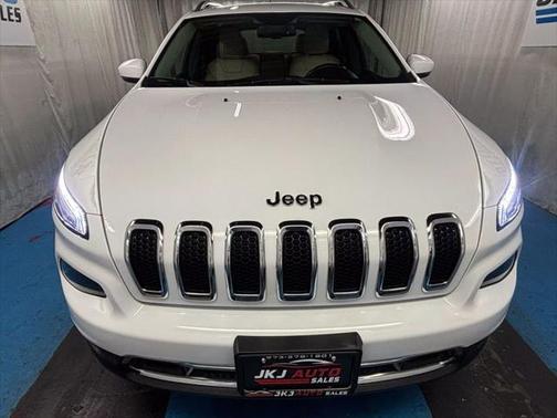 2017 Jeep Cherokee Sport