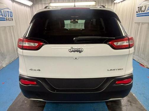 2017 Jeep Cherokee Sport