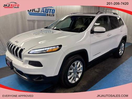 2017 Jeep Cherokee Sport