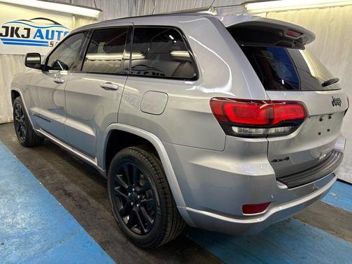 2017 Jeep Grand Cherokee Altitude
