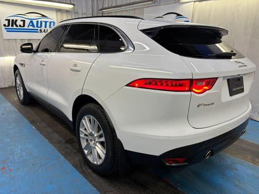 2017 Jaguar F-PACE 35t Prestige