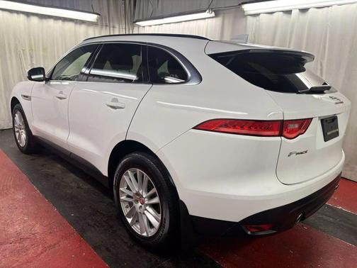 2017 Jaguar F-PACE 35t Prestige