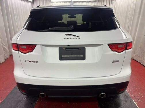 2017 Jaguar F-PACE 35t Prestige