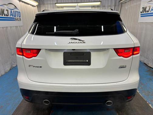 2017 Jaguar F-PACE 35t Prestige