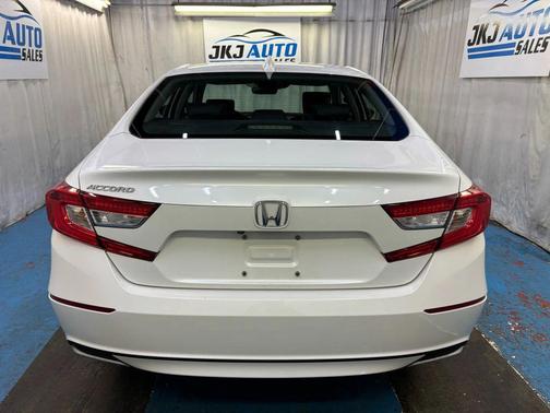Platinum White Pearl 2018 Honda Accord EX-L