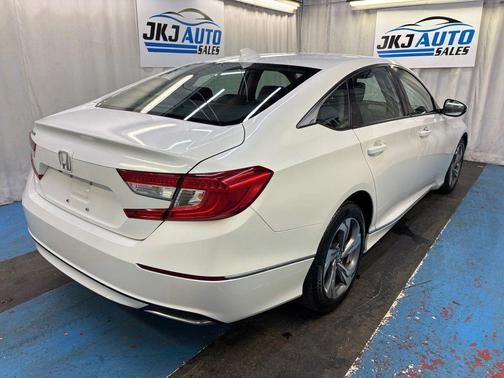 Platinum White Pearl 2018 Honda Accord EX-L