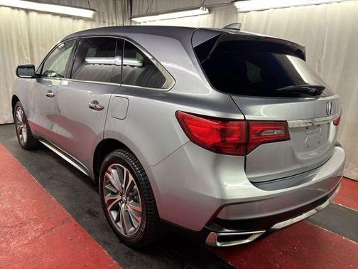 Lunar Silver Metallic 2017 Acura MDX 3.5L w/Technology Package