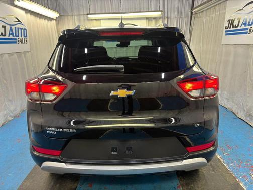 Mosaic Black Metallic 2023 Chevrolet Trailblazer LT