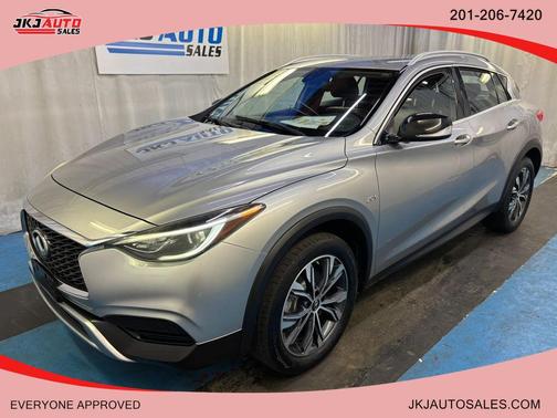 Blade Silver 2018 INFINITI QX30 Luxury