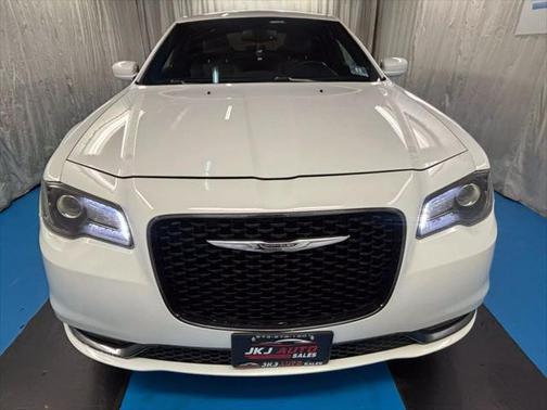2016 Chrysler 300 S