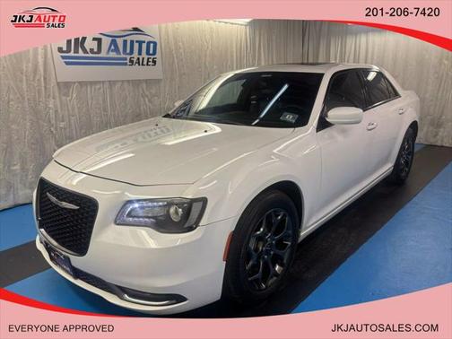 2016 Chrysler 300 S
