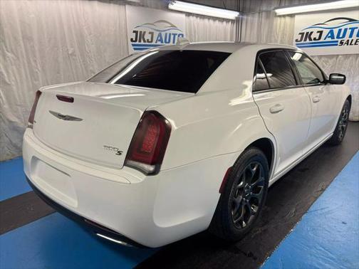 2016 Chrysler 300 S