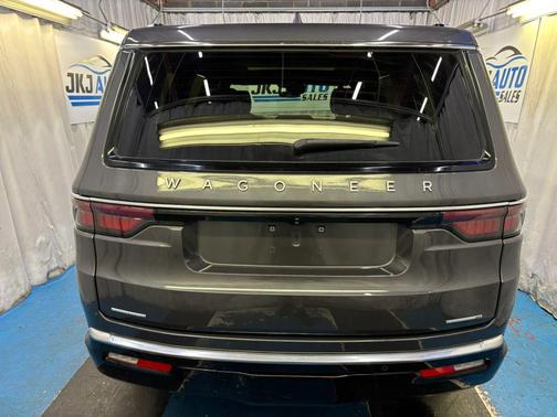 2022 Jeep Wagoneer Series III 4x4