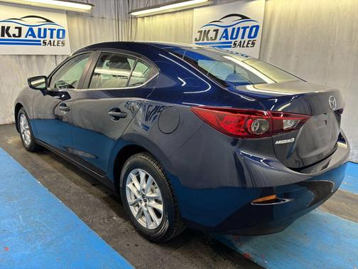 2016 Mazda Mazda3 i Sport