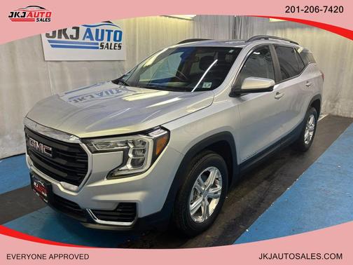 Quicksilver Metallic 2022 GMC Terrain SLE