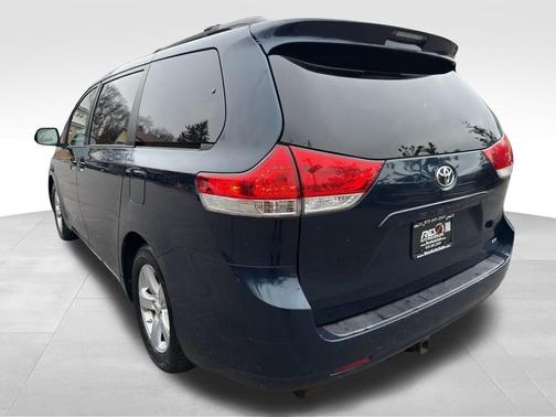 2012 Toyota Sienna LE