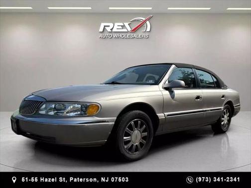 2002 Lincoln Continental Sedan 4D