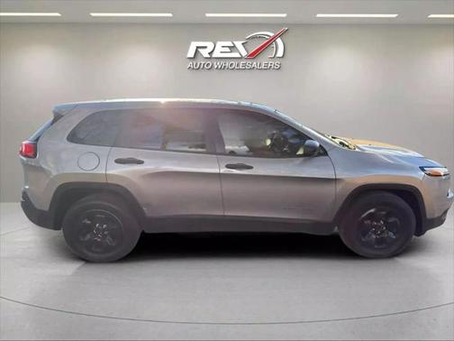2016 Jeep Cherokee Sport