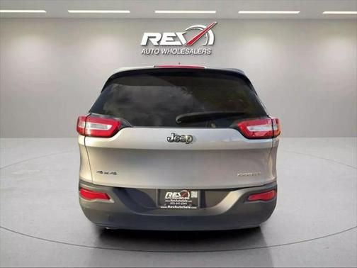 2016 Jeep Cherokee Sport